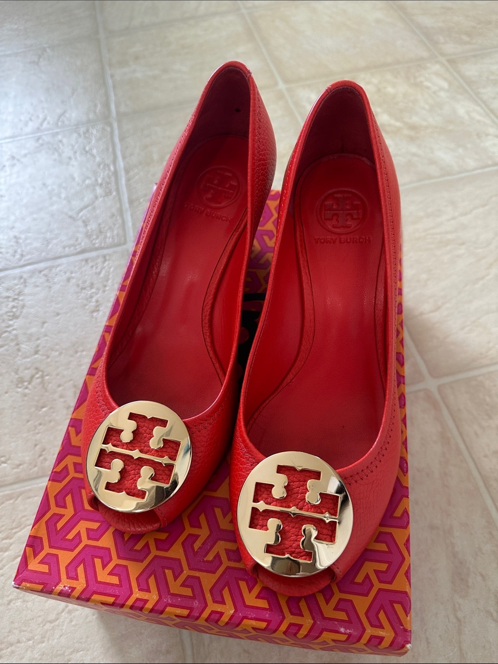 Tory Burch Sally 2 Orange Red Leather wedges with Gold Medallions sz 8.5